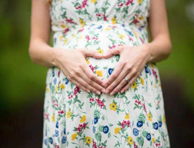 甲亢能不能要孩子--人工代怀